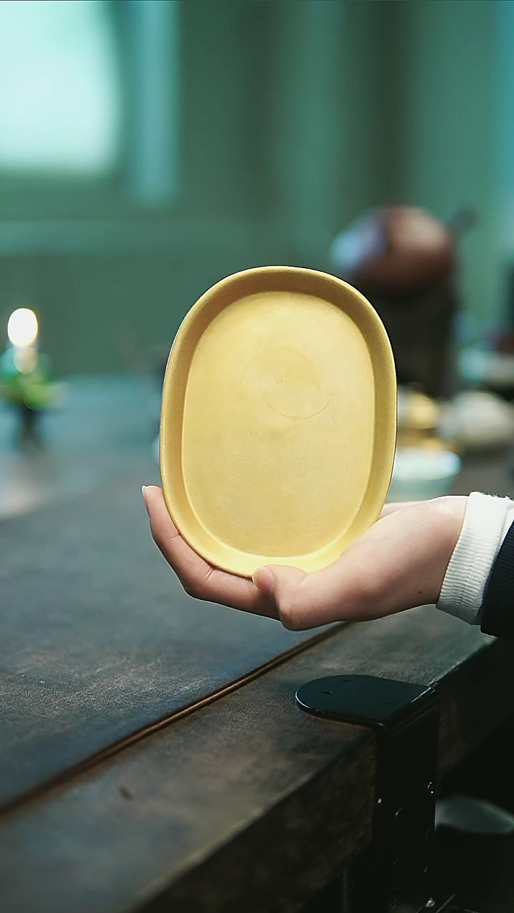 【闪购商品】陶泥金彩椭圆型壶承