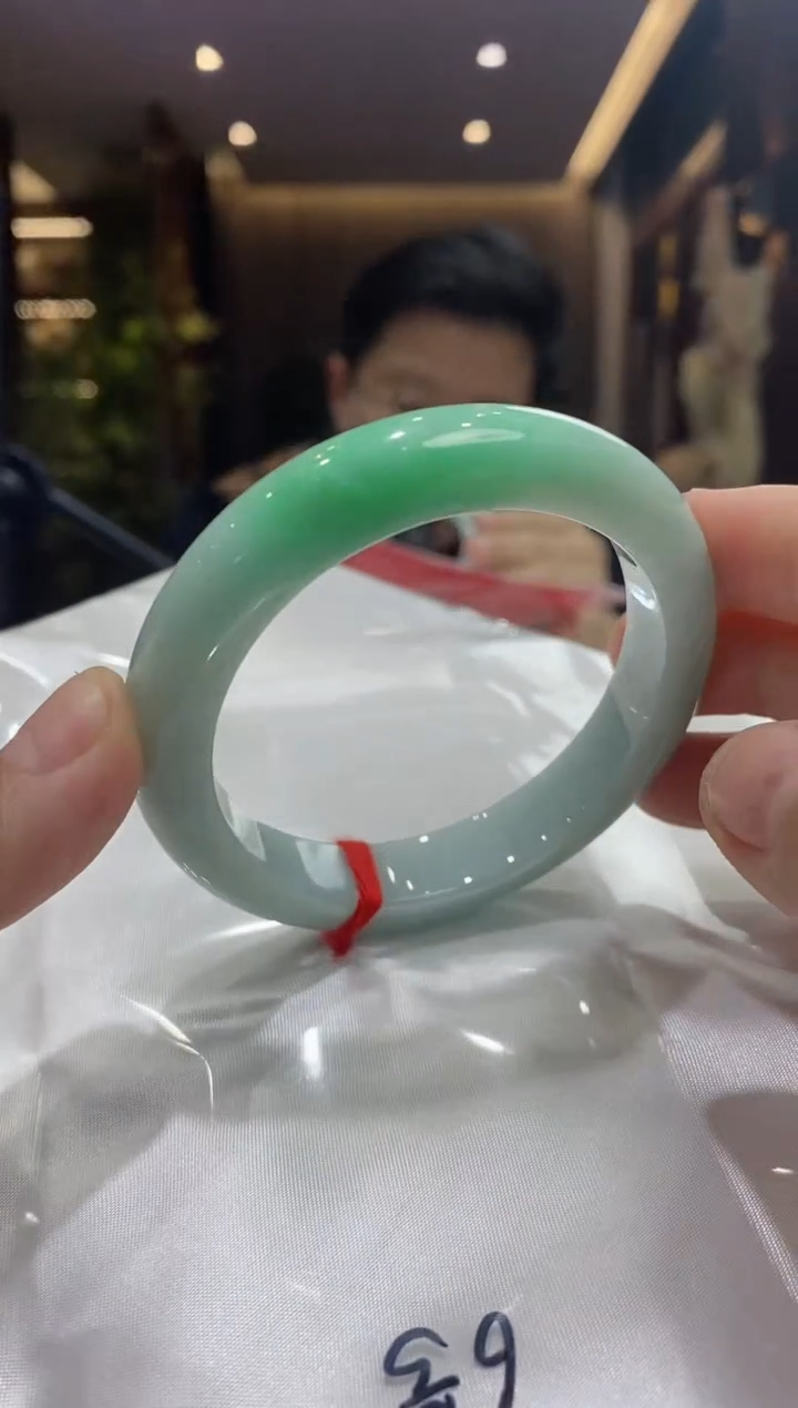【闪购商品】翡翠手镯未镶嵌6号 57-58圈口