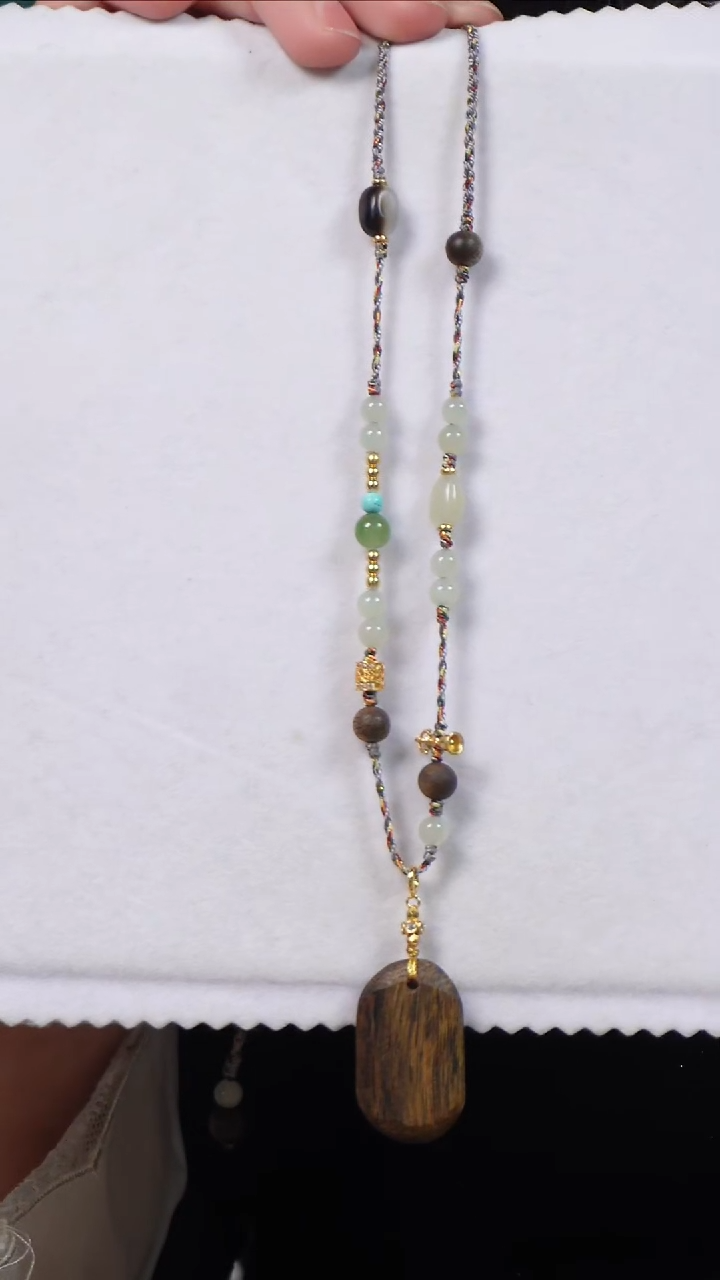 吊坠(赠链)银S925镀金镶嵌和田玉小**猪项链