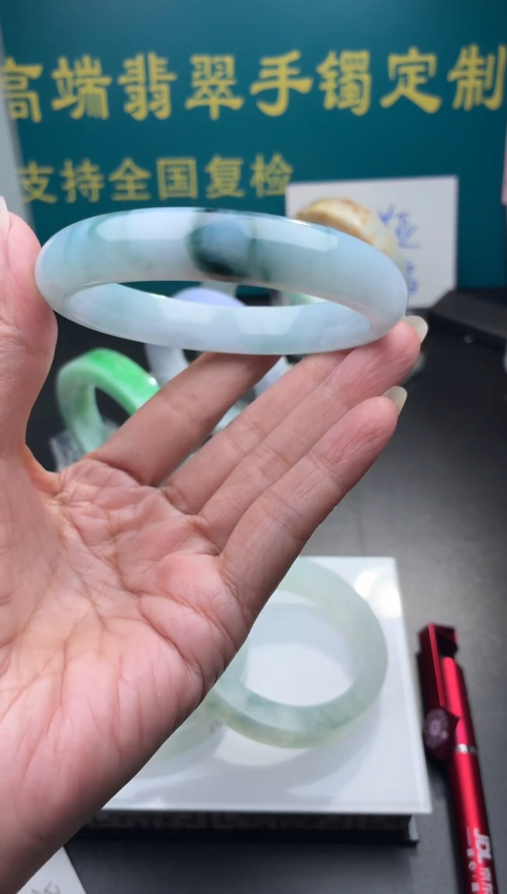 未镶嵌正圈定制翡翠淡**光天然翡翠手镯定制链接