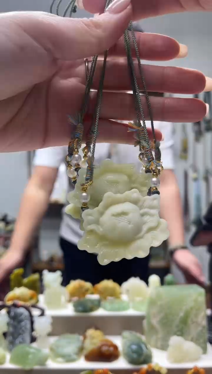 未镶嵌岫玉颈饰多样性发货 其中发一