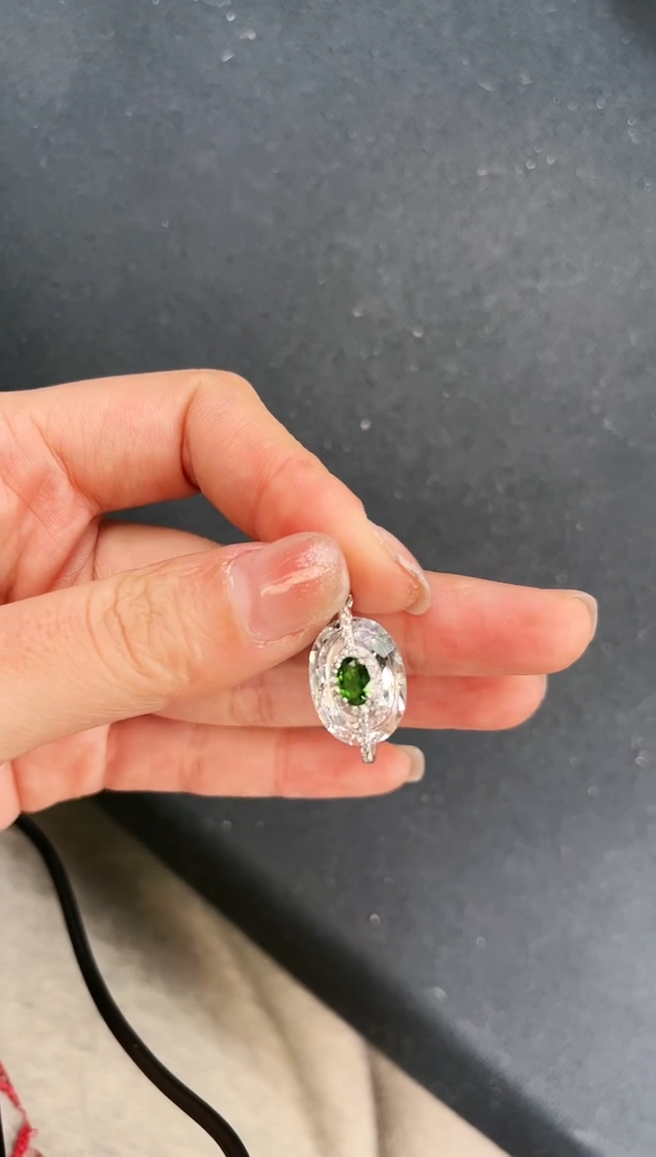 【闪购商品】透辉石吊坠银S925镶嵌A-011