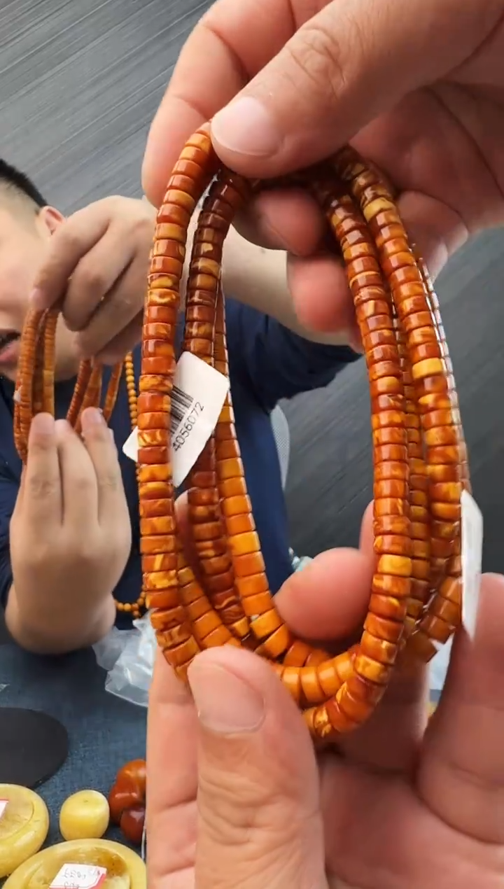 蜜蜡未镶嵌珠宝奇石假一罚十19，多样性发其一