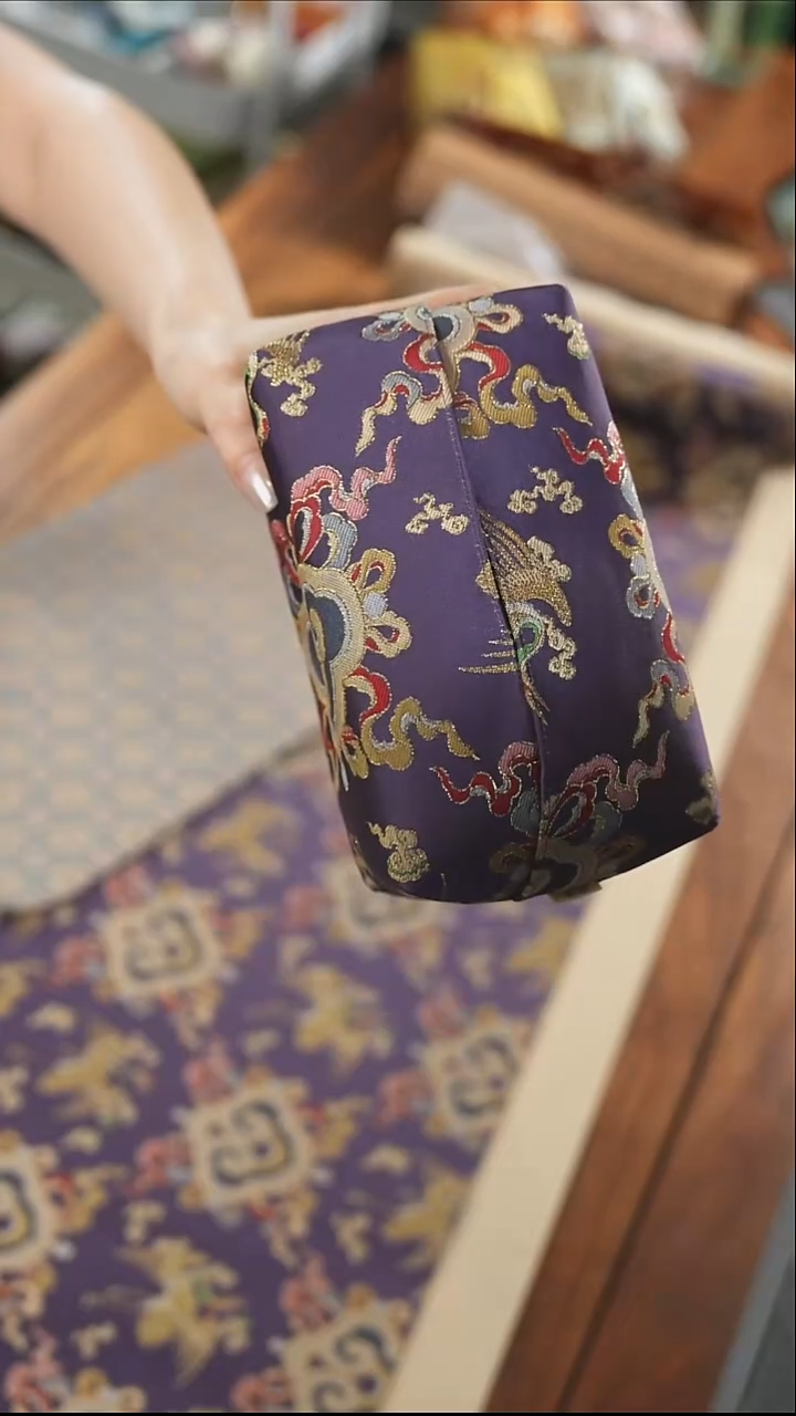 纸巾盒············