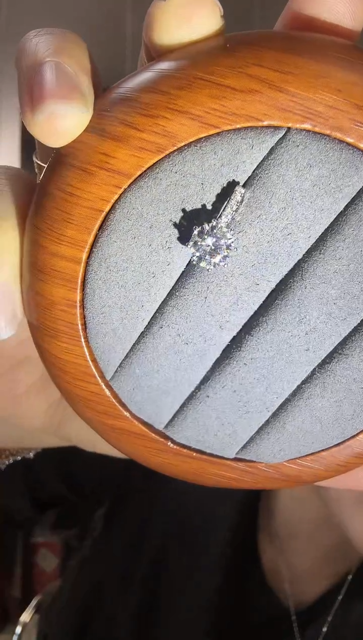 主播定制链接 2ct耳饰一对