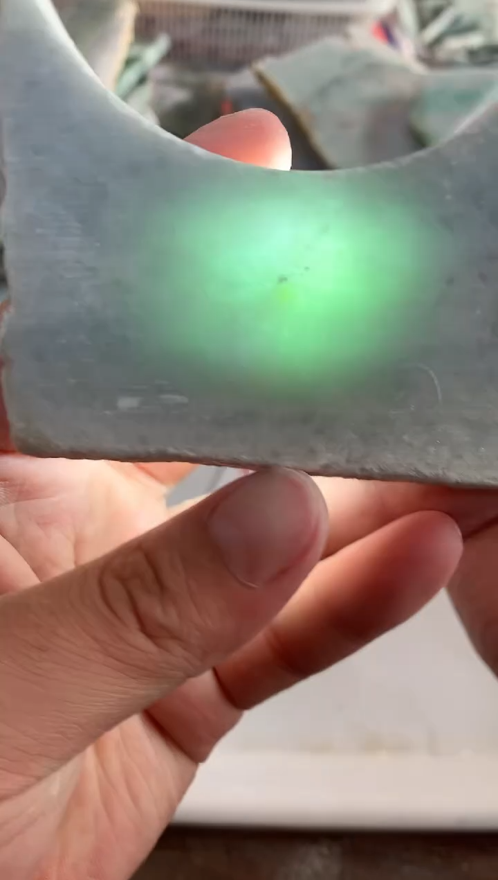 翡翠未镶嵌颈饰0东0翡翠珠宝18