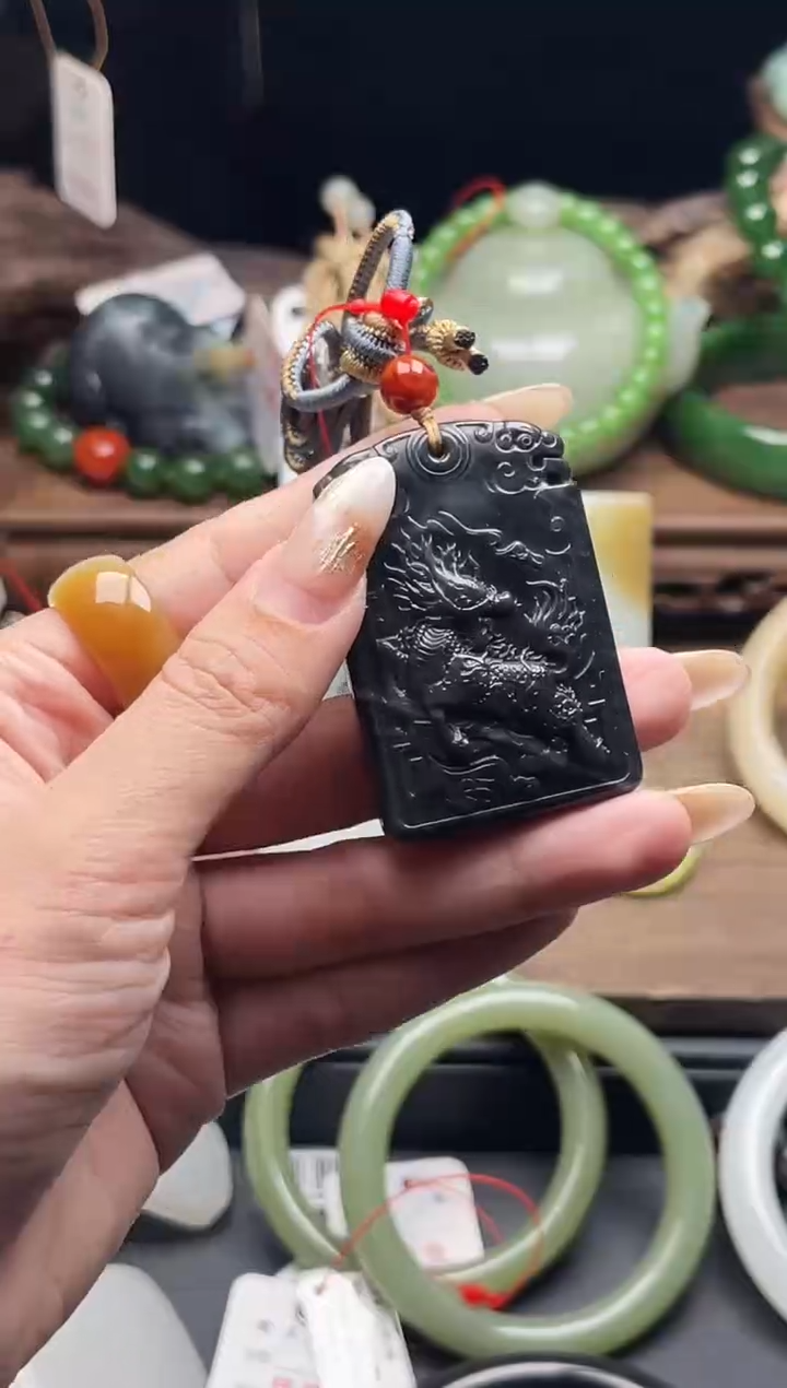 吊坠(不含链)未镶嵌和田玉若羌毛毛矿 麒麟牌9015235