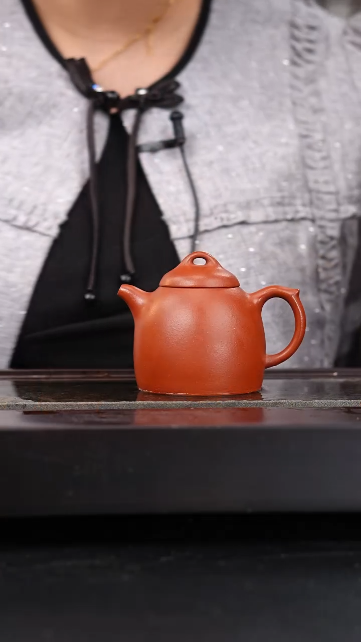 茶壶紫砂微瑕纯红降坡秦权180cc叶晓敏