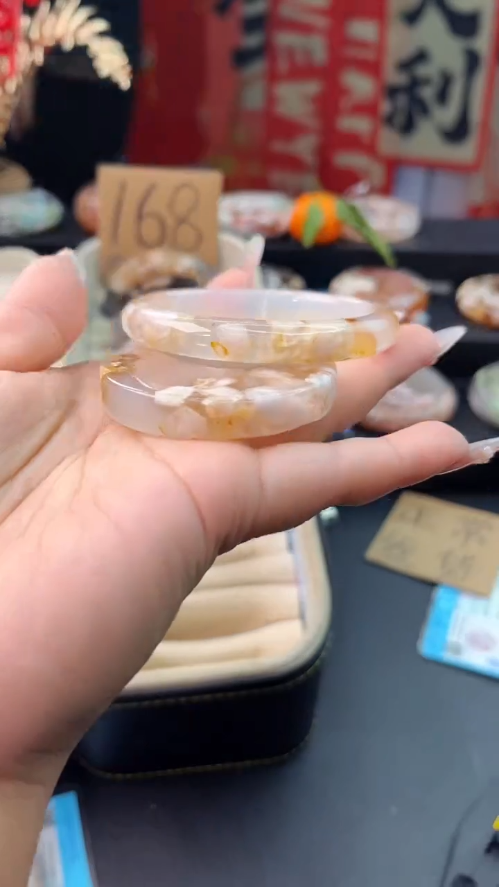 【闪购商品】石英质玉手镯未镶嵌赠送镯心（54圈口）