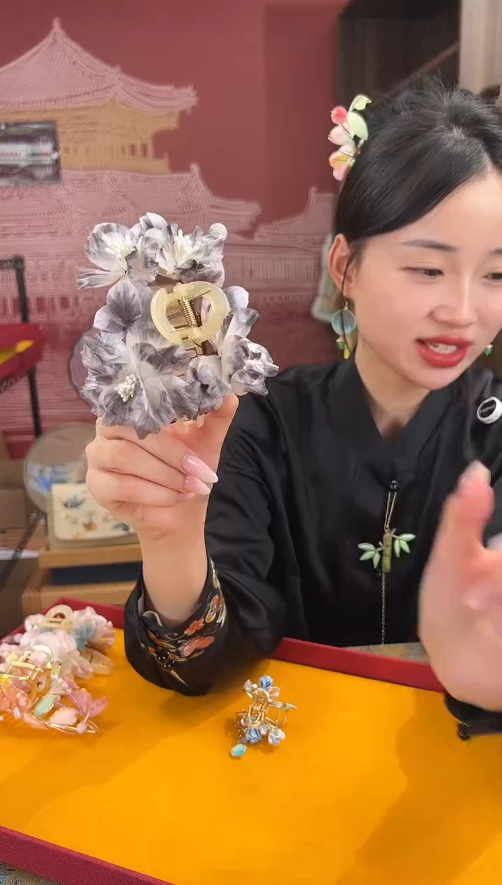 【闪购商品】刺绣非遗绒花缠花手工（抓夹 ）  