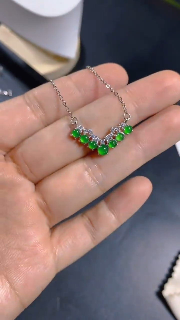 【闪购商品】翡翠吊坠(赠链)银S925镶嵌0246614228多样性发一