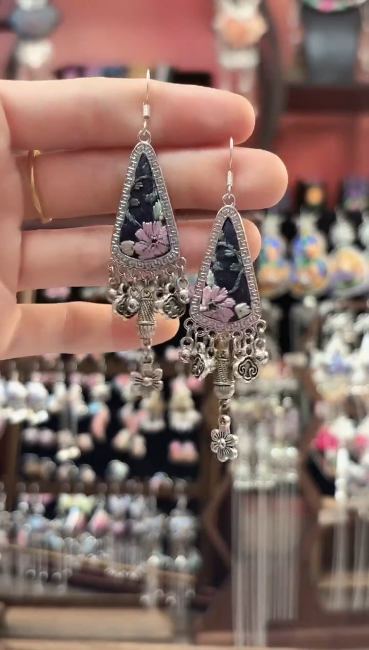 织绣 云织谣民族风精美饰品   128