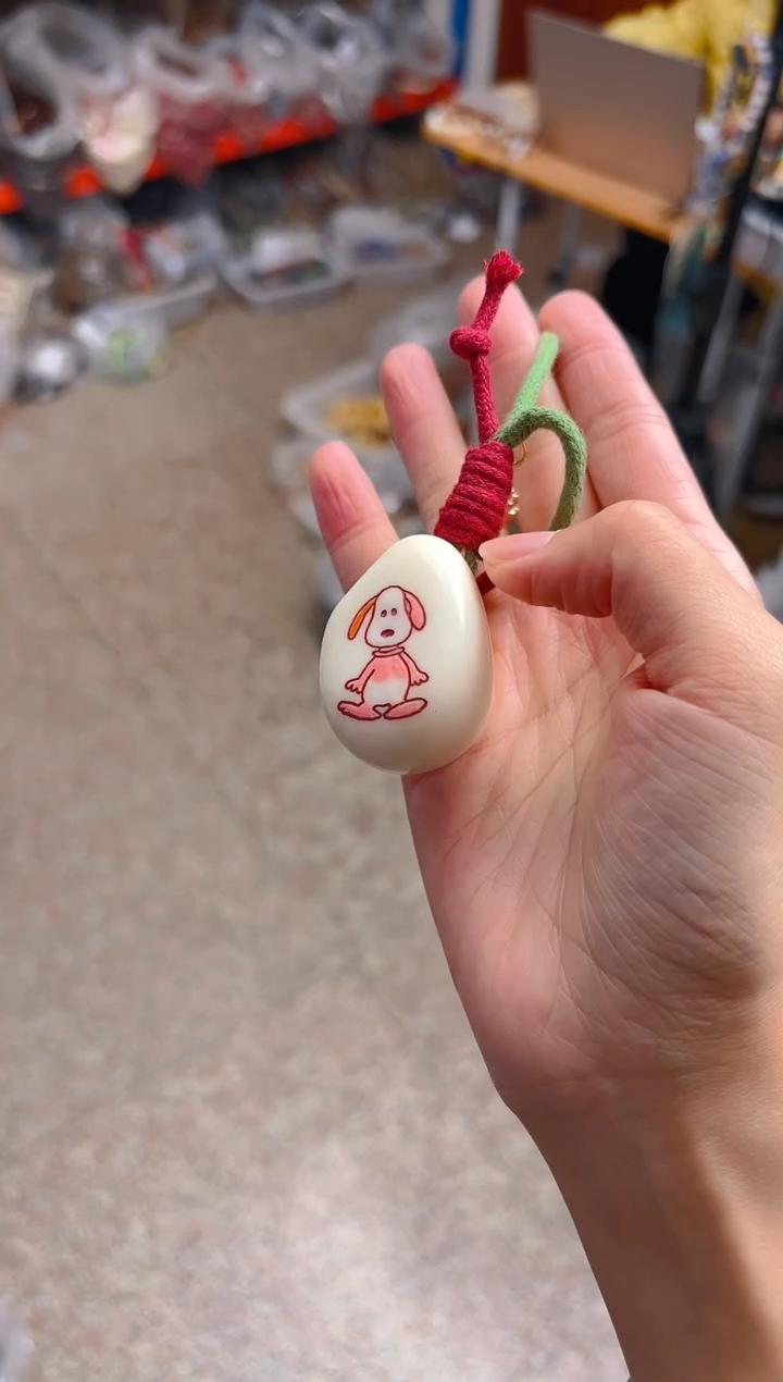 吊坠菩提根/象牙果大卡白色小狗挂件