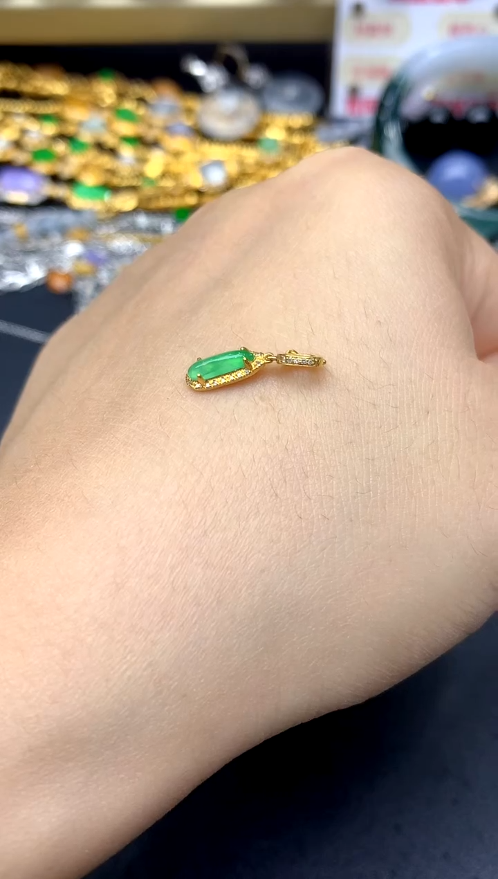 颈饰18K金镶嵌翡翠214 -中国好珍宝