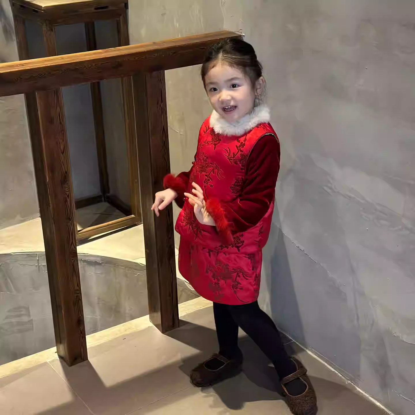新年限定男女童新中式改良版旗袍马甲新年服喜庆暗纹提花唐装马甲