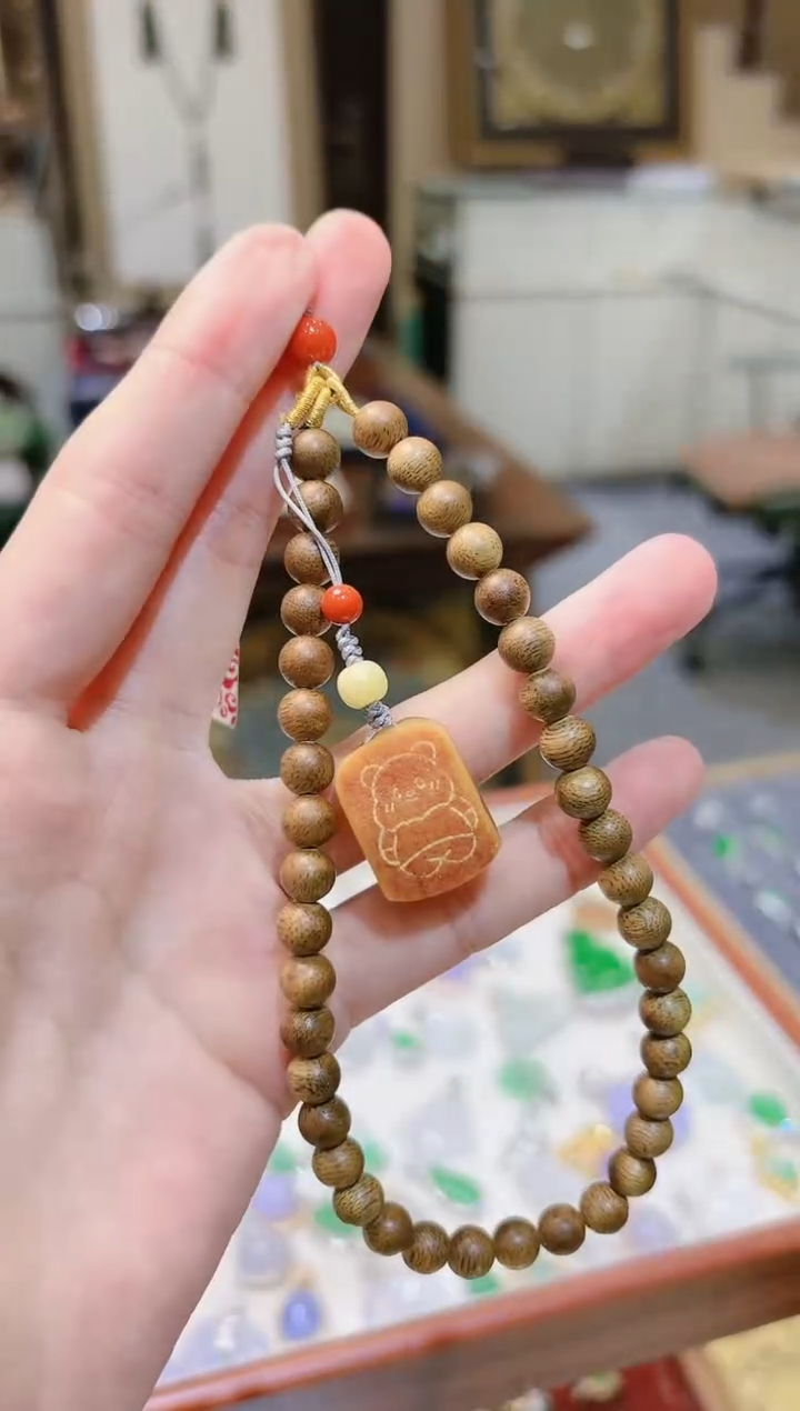 【闪购商品】沉香手把件饼干熊沉香挂件