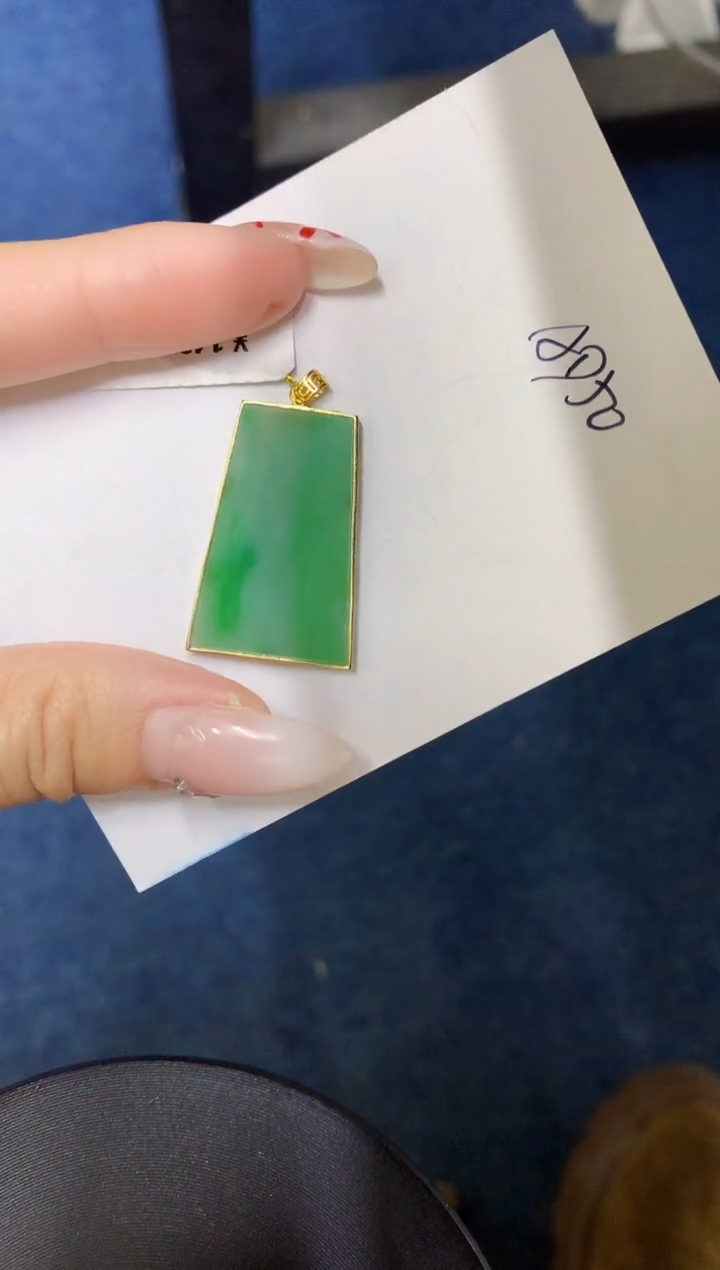 【闪购商品】翡翠颈饰18K金镶嵌0000000000