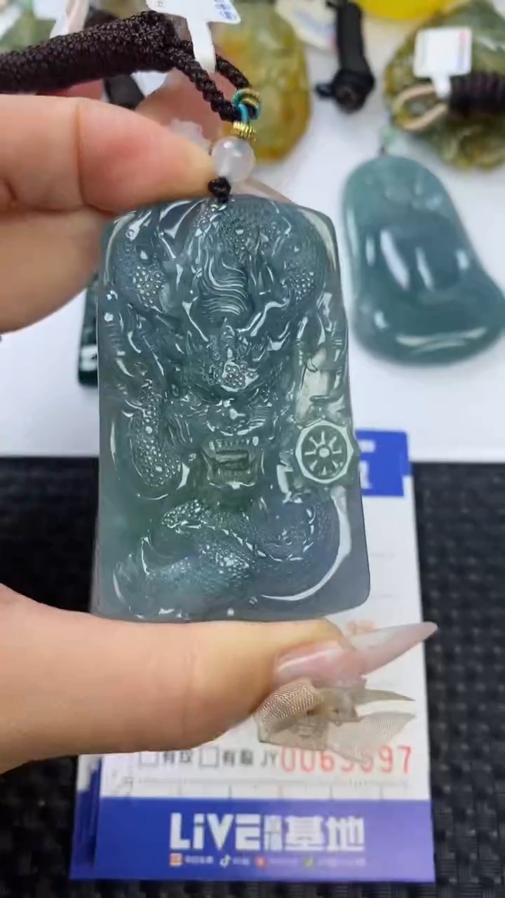 【闪购商品】翡翠颈饰未镶嵌1111111111111111