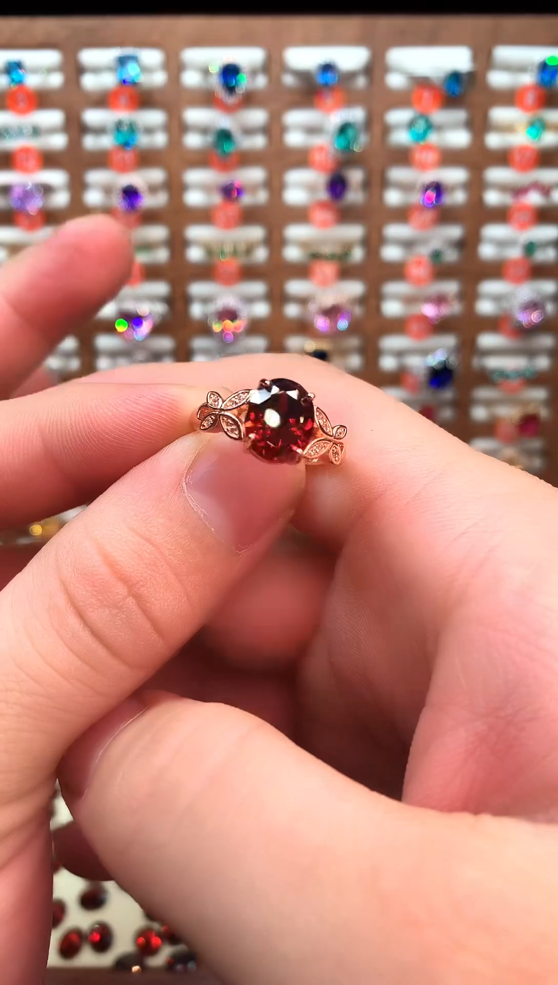 银S925镶嵌戒指红宝石.......