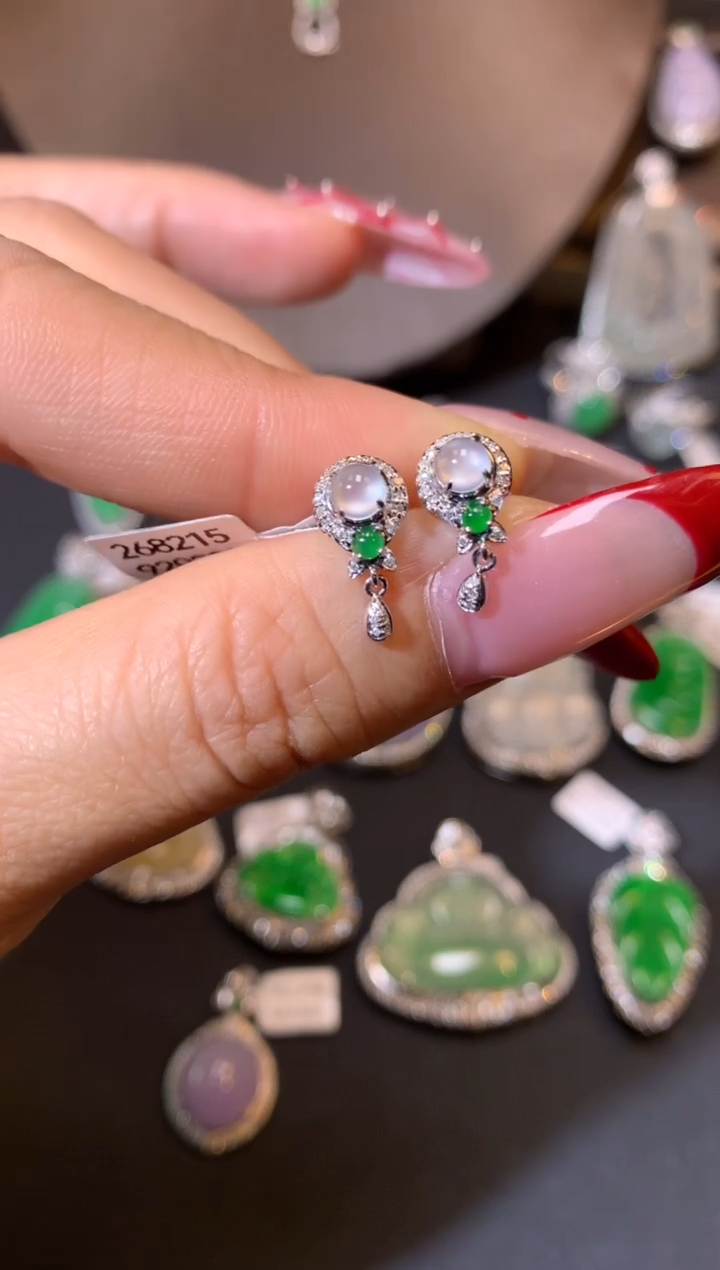 【闪购商品】翡翠吊坠(不含链)18K金镶嵌耳饰