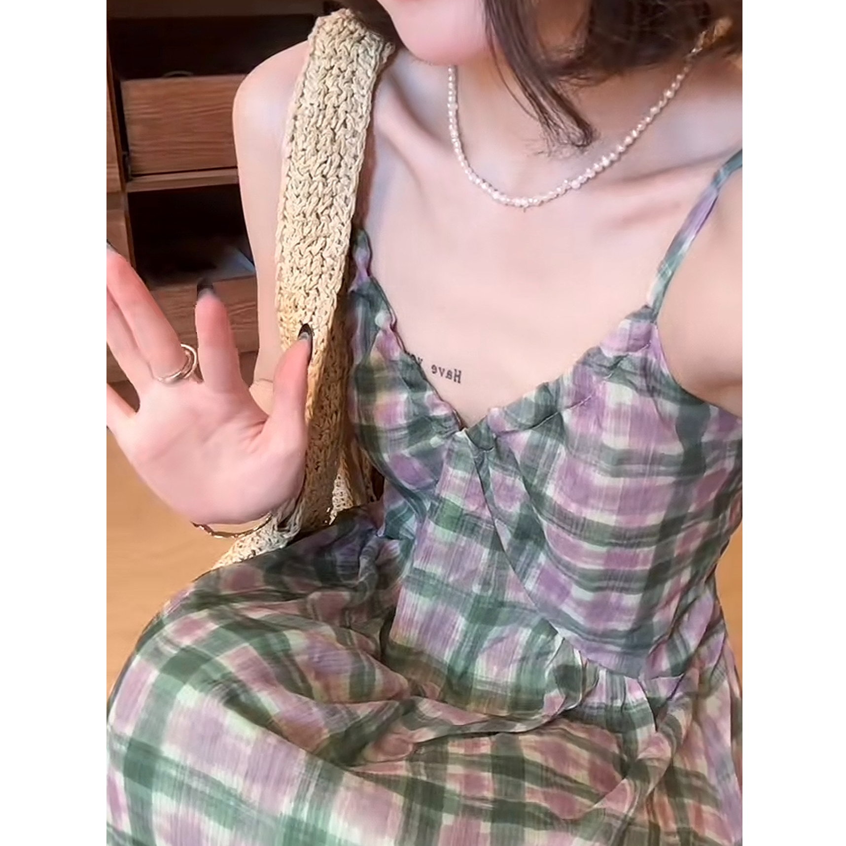 2025夏日上新少女感夏日三色绿格泡泡吊带裙