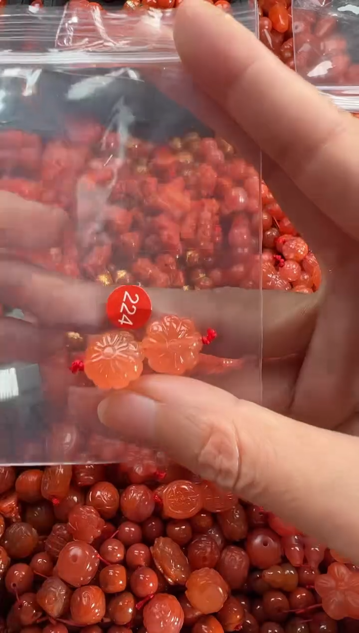 【闪购商品】南红玛瑙颈饰未镶嵌1