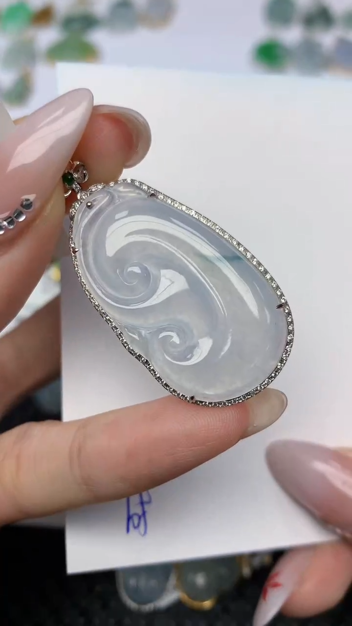 【闪购商品】翡翠颈饰18K金镶嵌天然翡翠a货