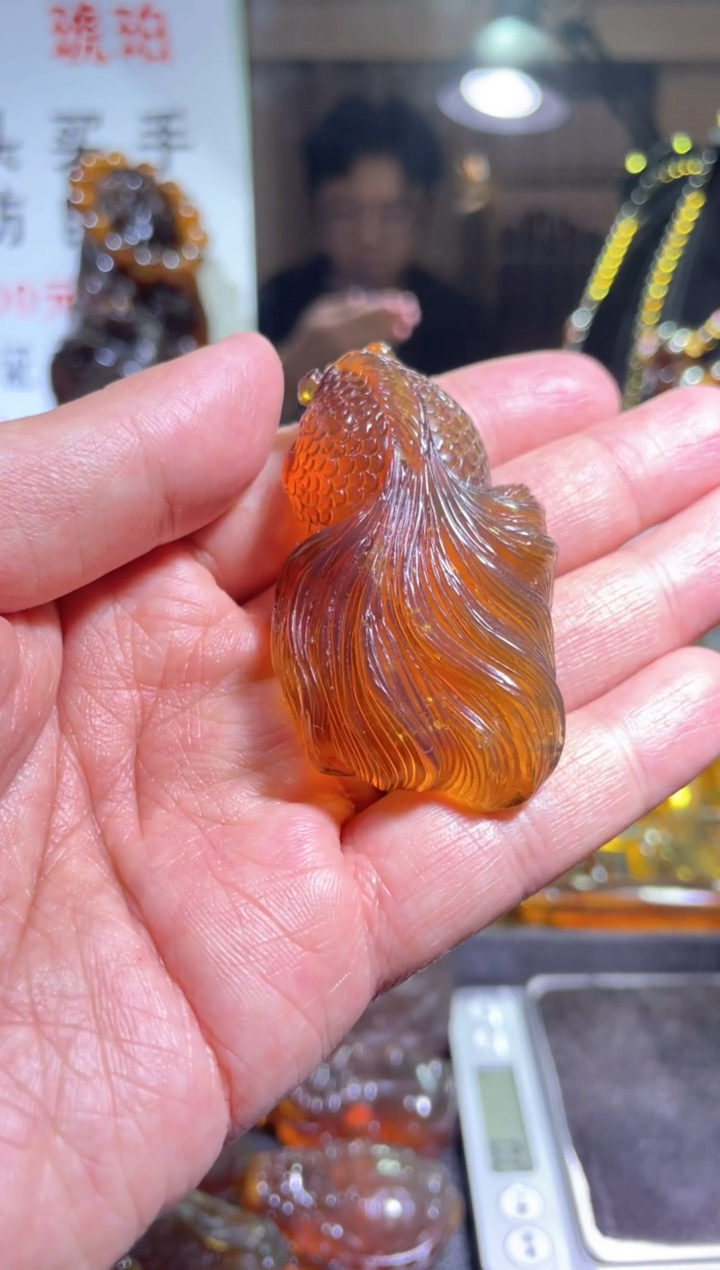 【闪购商品】琥珀裸石未镶嵌金玉满堂 18.4克