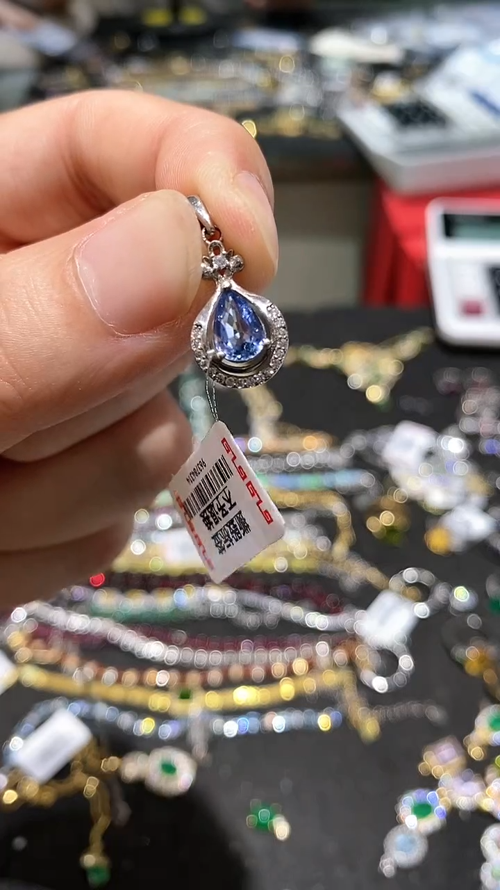 【闪购商品】蓝宝石颈饰银S925镶嵌吊坠
