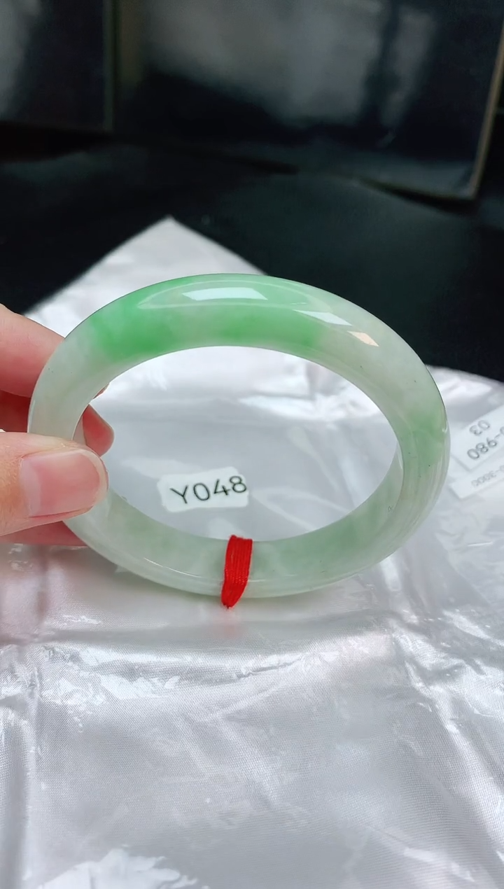 【闪购商品】翡翠手镯未镶嵌缅甸天然A货翡翠