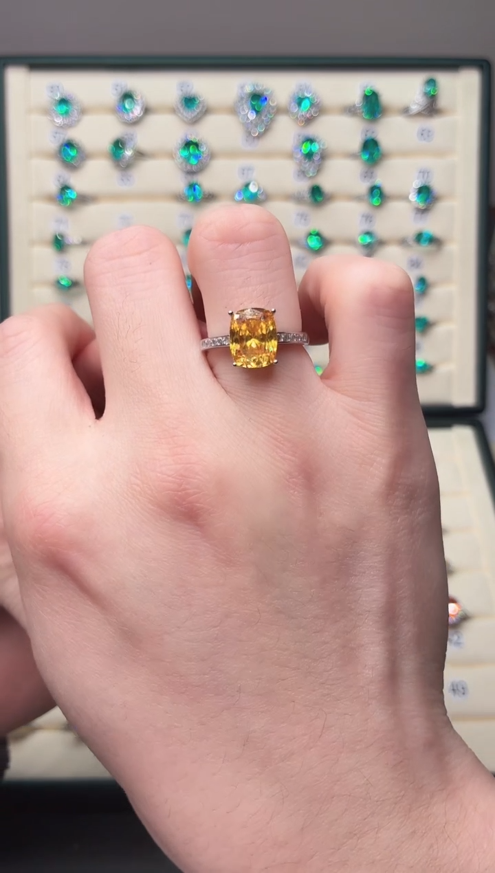 2蓝宝石（处理）果***儿无品牌 925银 轻奢女神款金丝雀黄色系