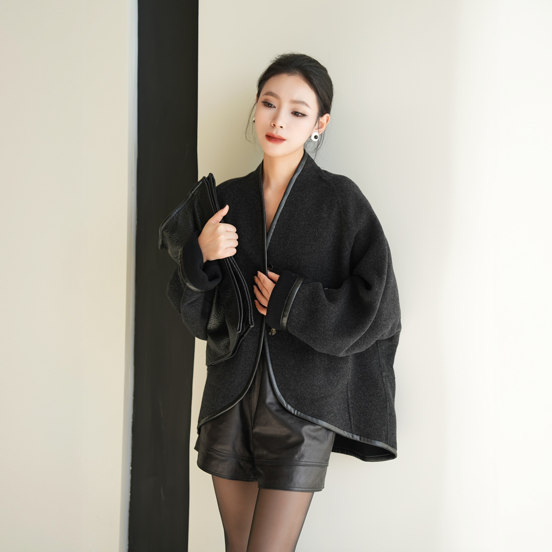 POPULARYW【烟岚云岫】宽松两扣设计感圆弧摆拼接大衣外套