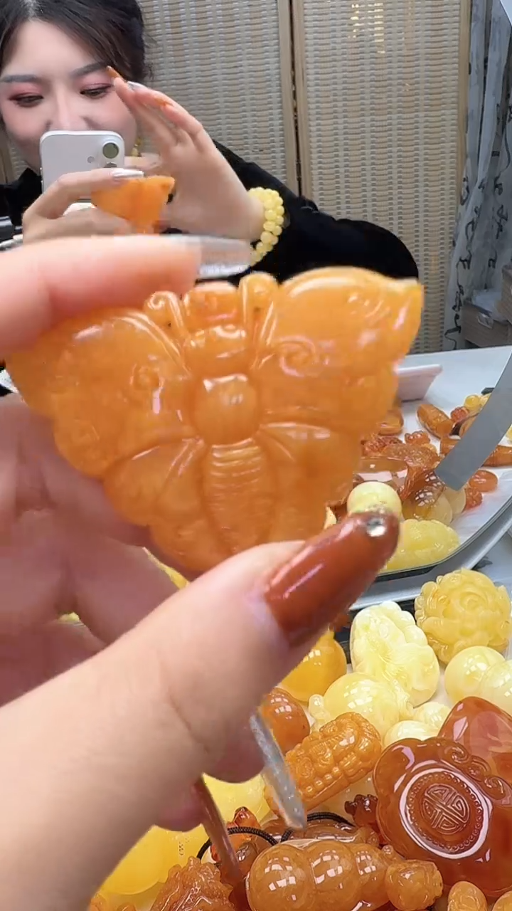 裸石琥珀未镶嵌如图