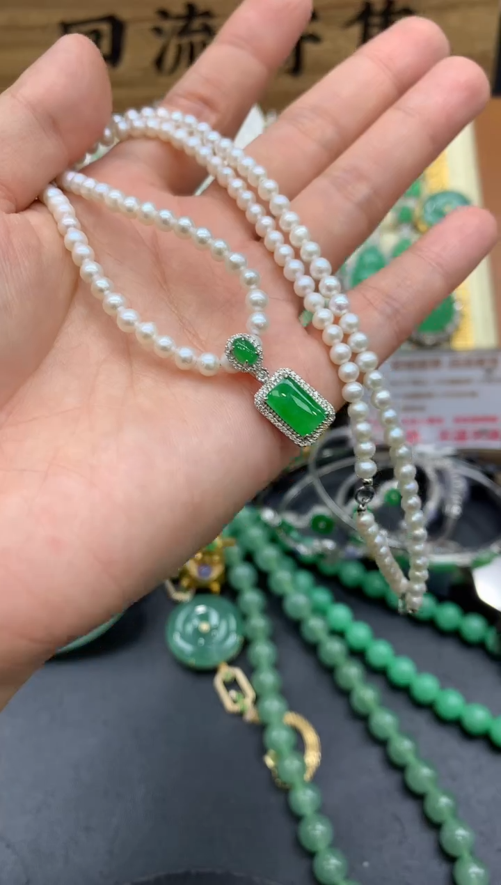 【闪购商品】翡翠18K金镶嵌颈饰401-中国好珍宝