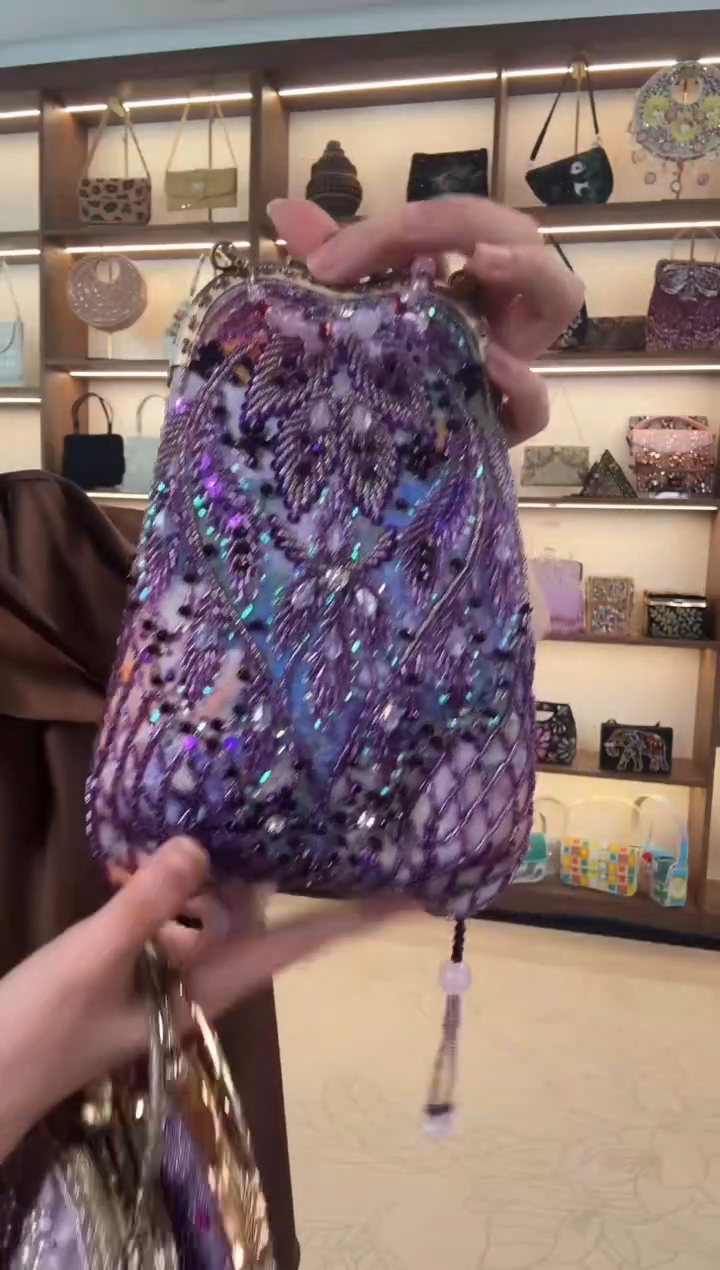 织物17百格汇手工串珠包