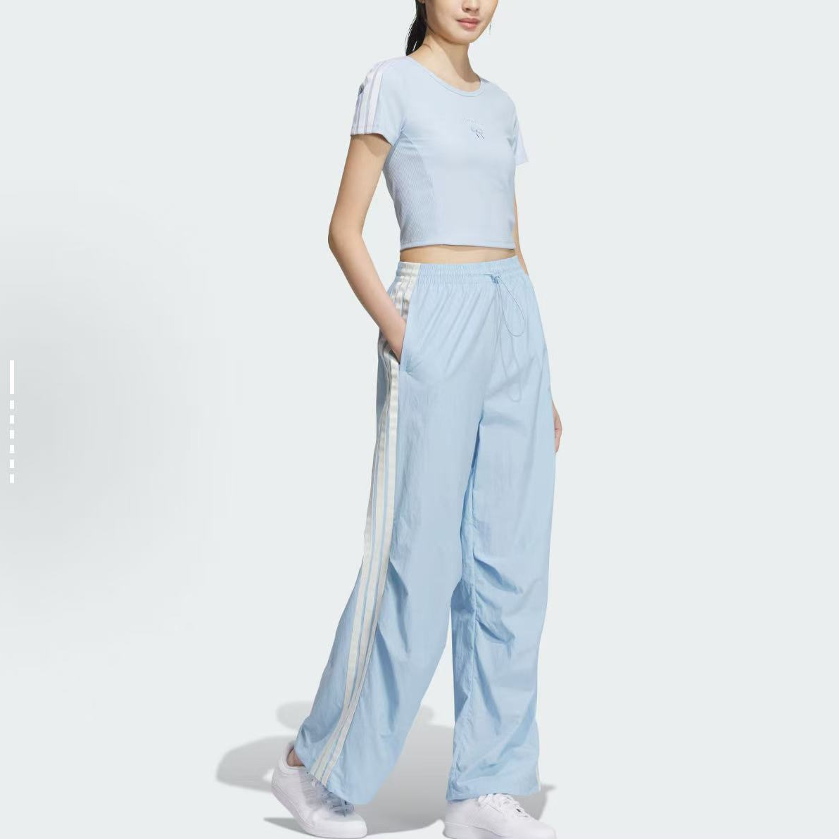 adidas/阿迪达斯圆领短款套头修身短袖 女款 蓝色/白KE5792