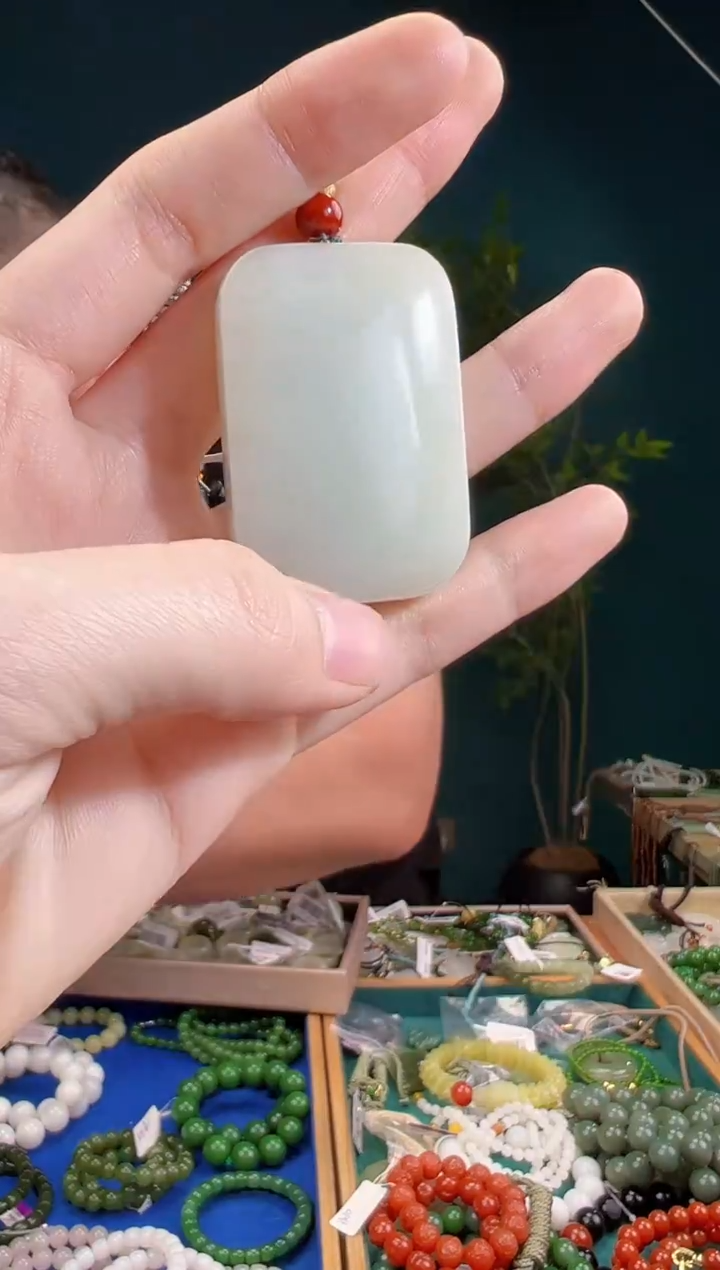 颈饰未镶嵌和田玉一物一证 拍一单发一个