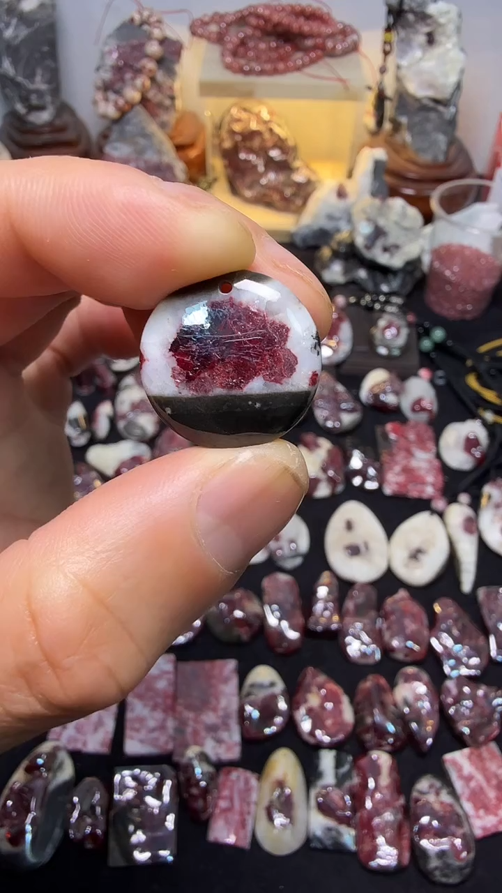 天然辰砂大晶砂随行吊坠