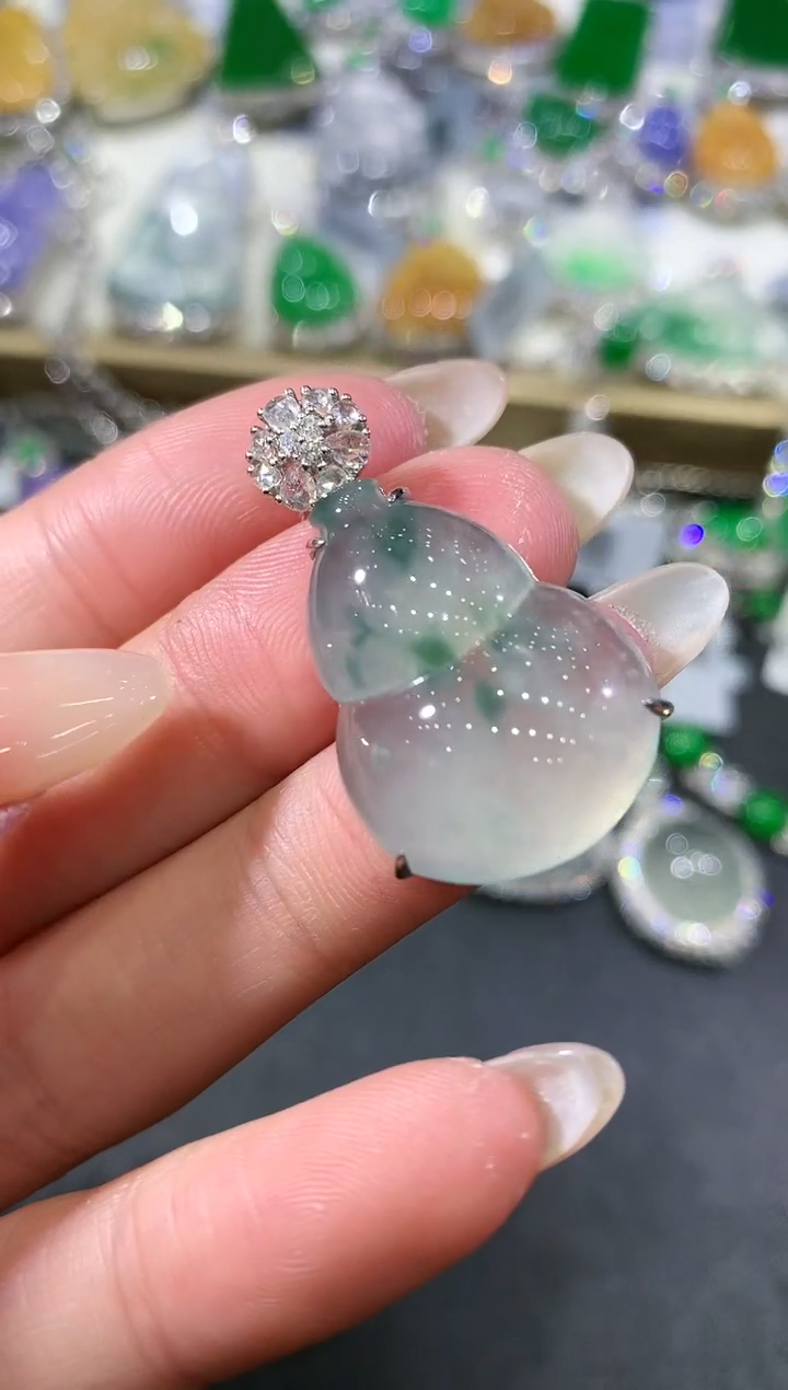 【闪购商品】翡翠吊坠(不含链)18K金镶嵌75-葫芦
