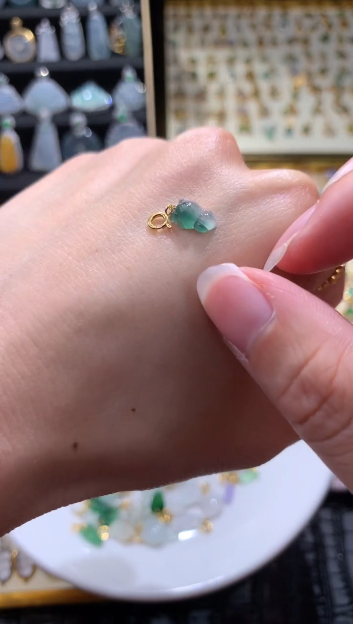 颈饰18K金镶嵌翡翠翡翠