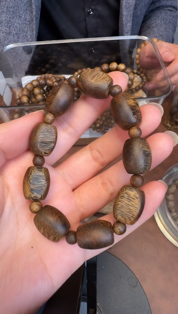 沉香手串千里香随形留疤单圈13克+