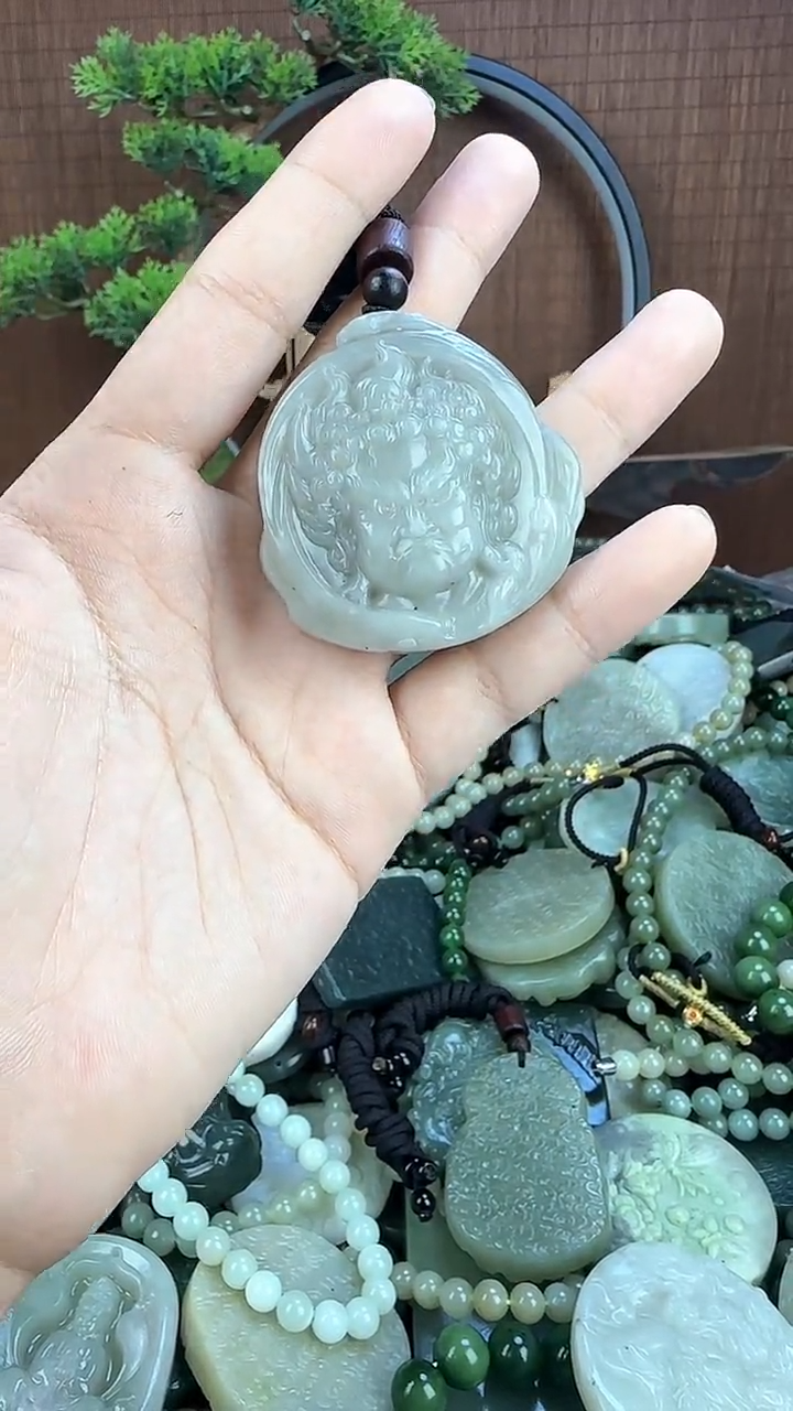 和田玉未镶嵌颈饰1