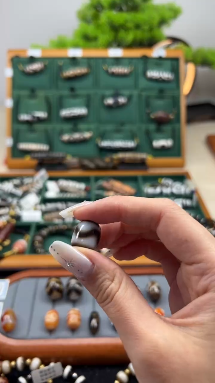 玛瑙/玉髓（覆膜）颈饰未镶嵌40（微瑕随机发货）