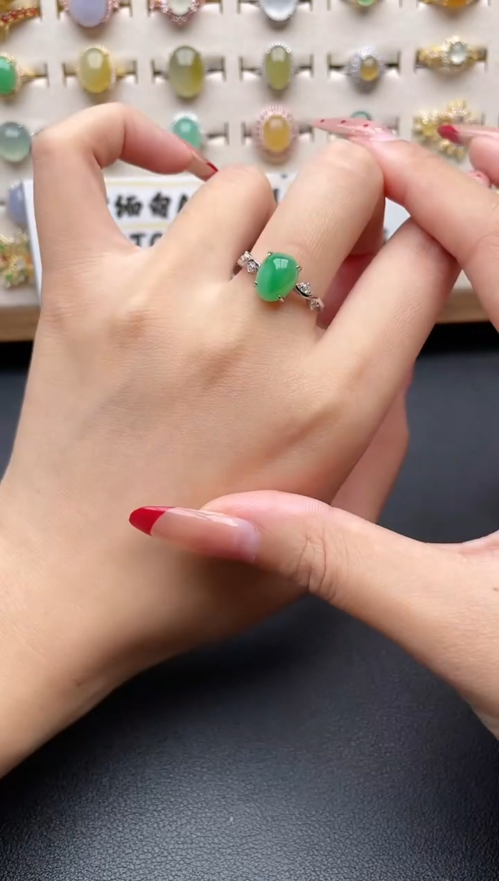 【闪购商品】翡翠戒指银S925镶嵌一物一证一礼盒