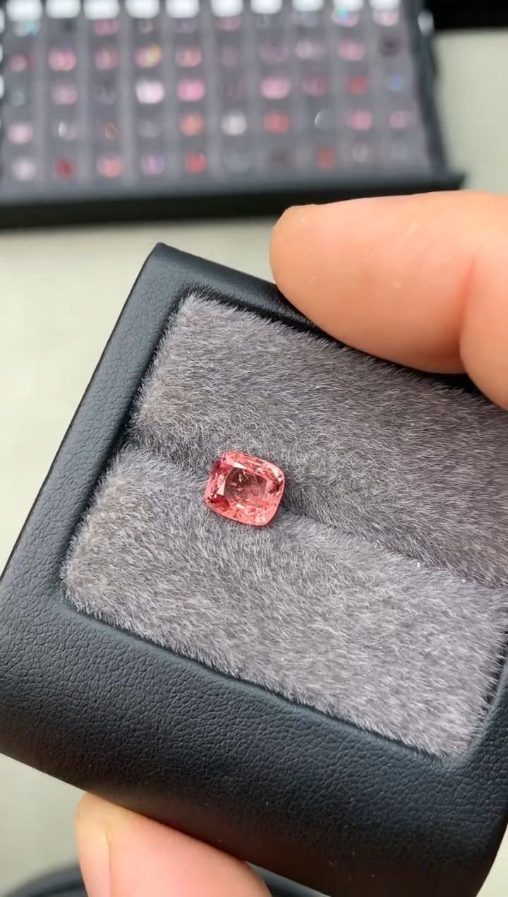 【闪购商品】定制尖晶石裸石未镶嵌2.28ct 枕型 日落色调