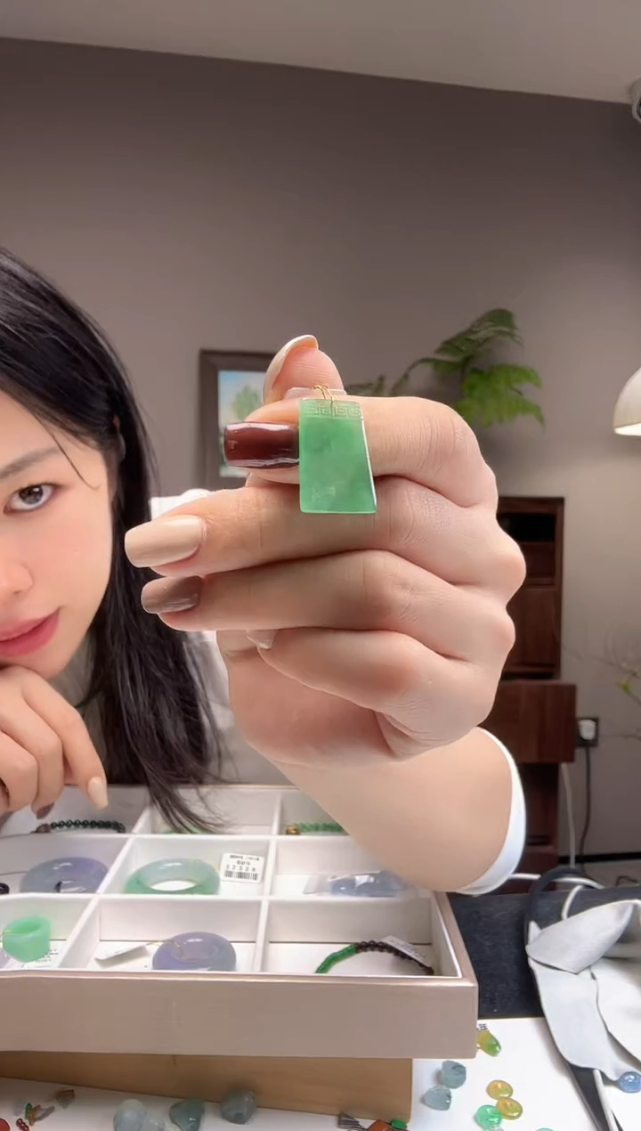 未镶嵌定制翡翠绿无事牌680+68