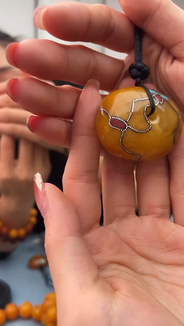 【闪购商品】琥珀珠宝奇石未镶嵌假一罚十配绳，019