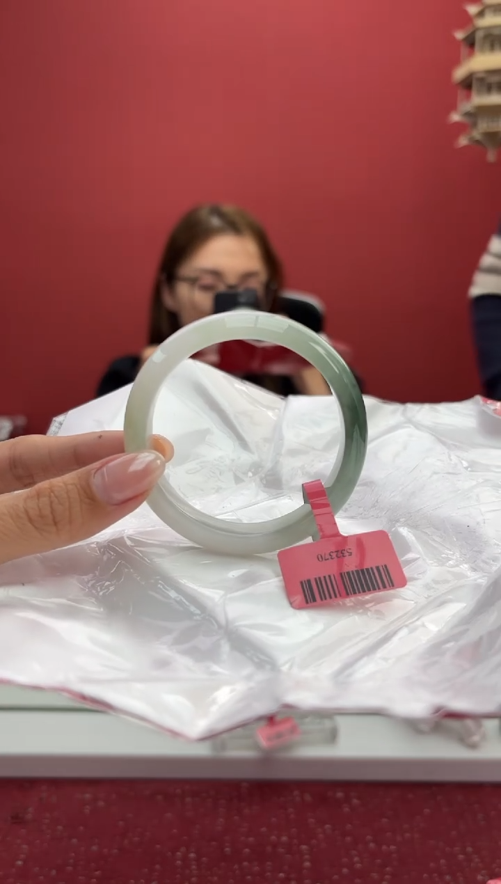 【闪购商品】翡翠手镯未镶嵌1手镯