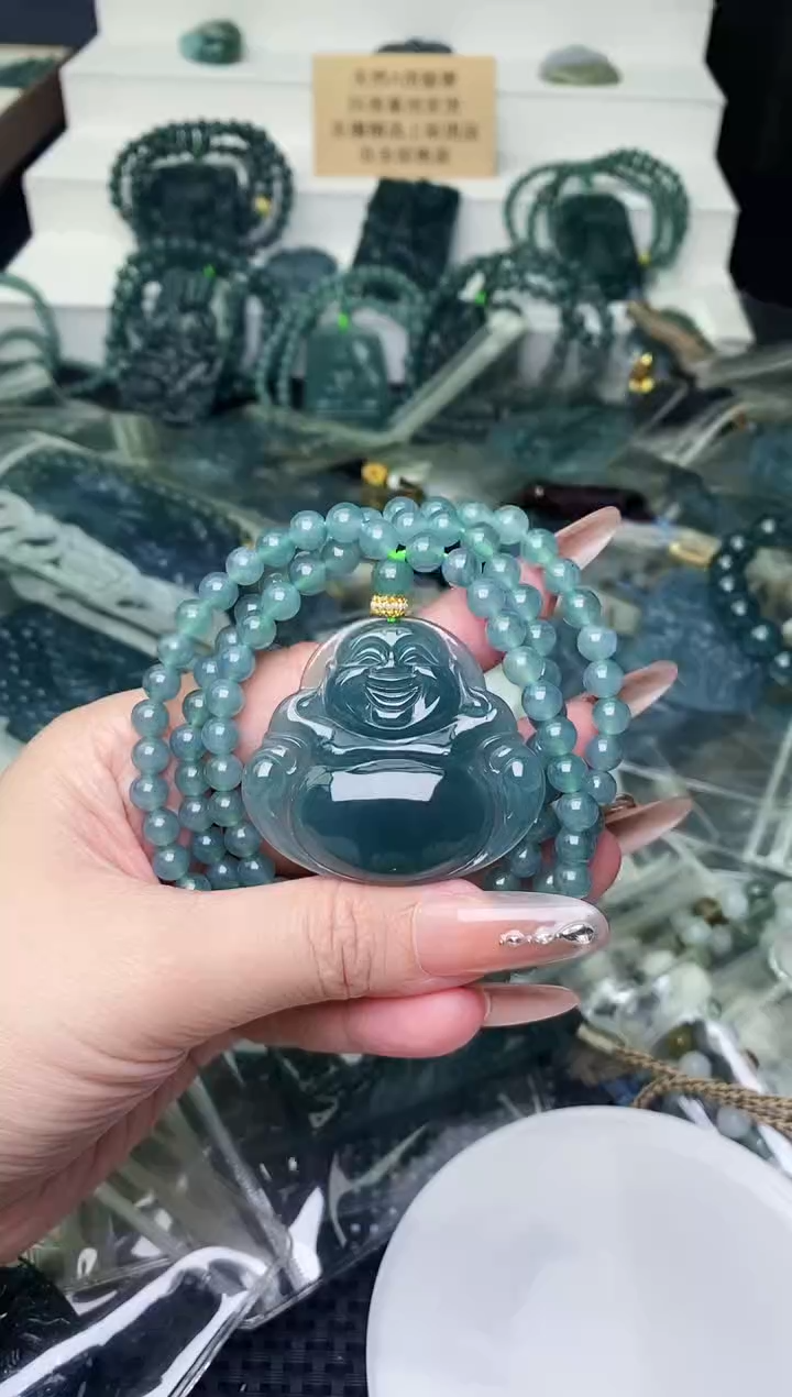 颈饰未镶嵌翡翠 