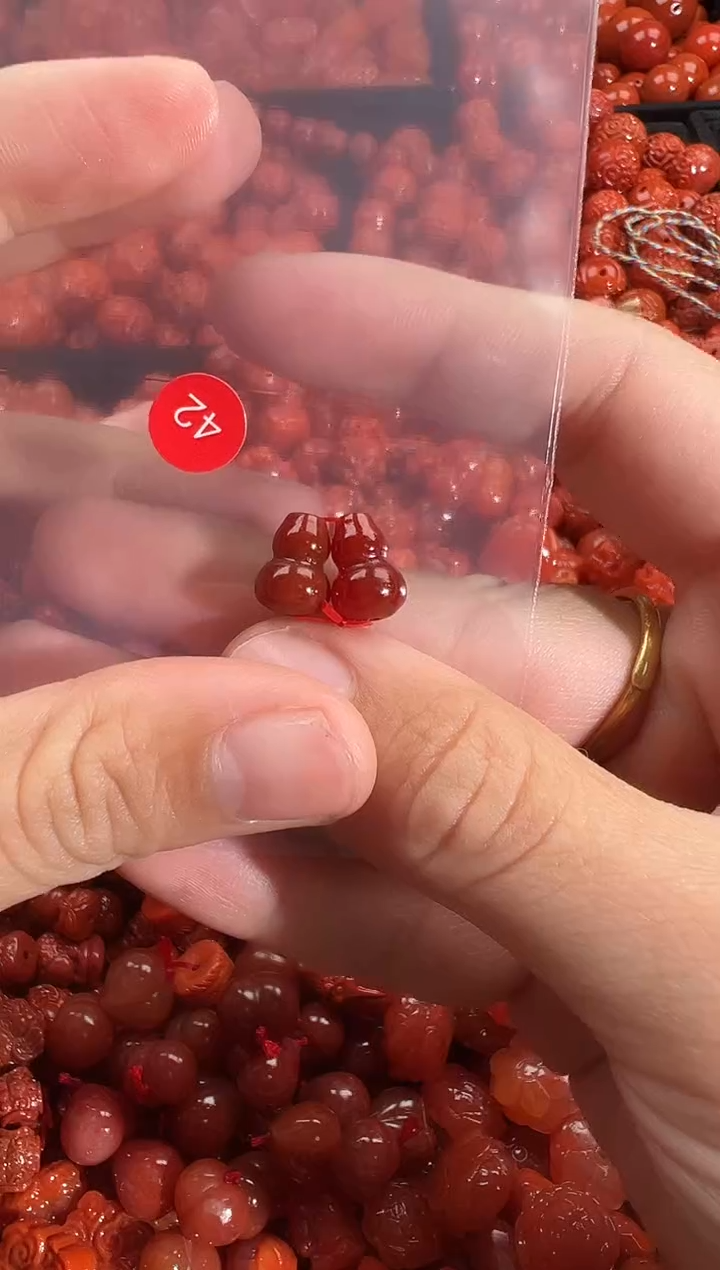 颈饰未镶嵌南红玛瑙1